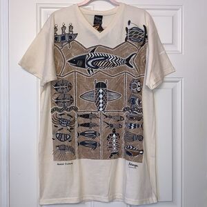 NWT Churinga Australia Arlunya Shark Blue V-Neck Cotton T-Shirt Men’s Size 2XL